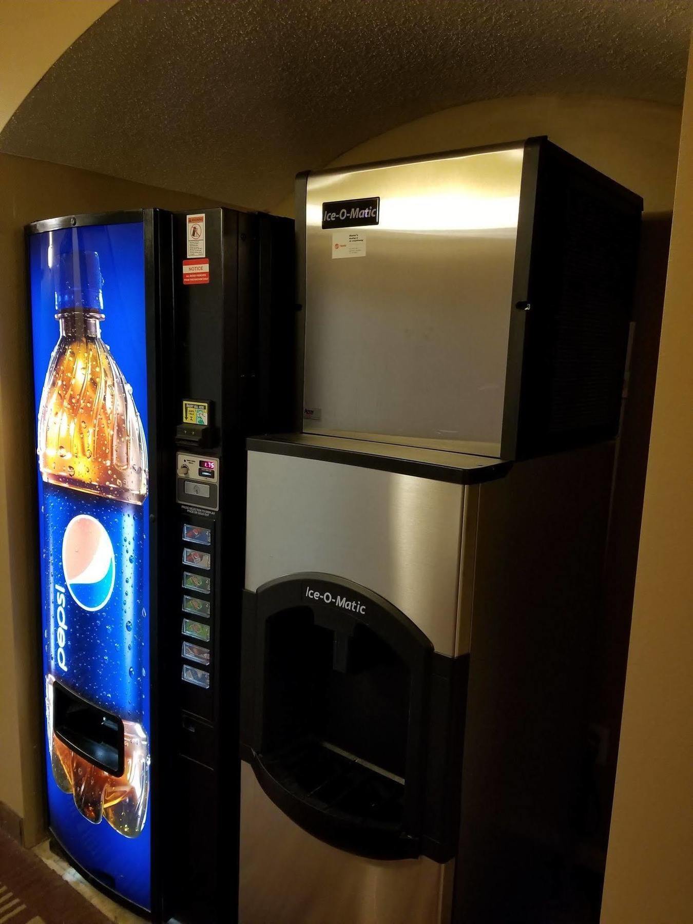 Econo Lodge Jamestown Luaran gambar